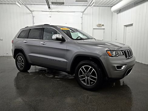 Used 2020 Jeep Grand Cherokee Limited w/ Luxury Group II image 2