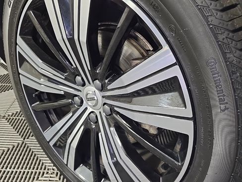 Certified 2022 Volvo XC60 B5 Inscription w/ Advanced Package image 8