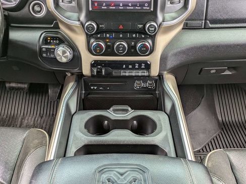 Used 2019 RAM 2500 Laramie w/ Black Appearance Package AWD/4WD image 19