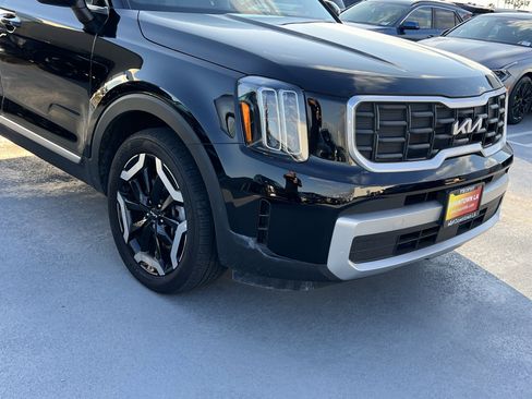 Certified 2023 Kia Telluride S image 10