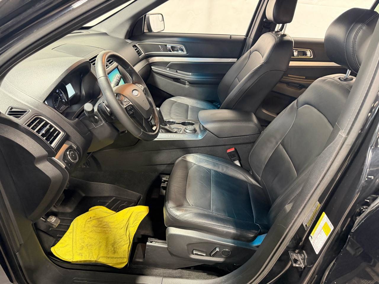 Used 2016 Ford Explorer XLT w/ Equipment Group 202A AWD/4WD image 15