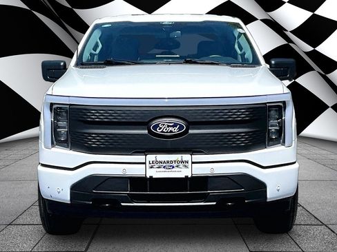 Certified 2025 Ford F150 Lightning Flash AWD/4WD image 3