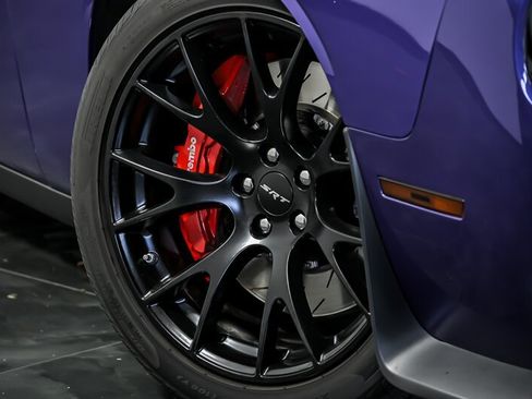 Used 2016 Dodge Challenger SRT Hellcat RWD image 3