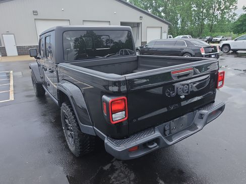 Used 2022 Jeep Gladiator Sport AWD/4WD image 5