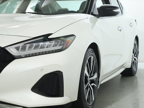 Used 2019 Nissan Maxima 3.5 SL w/ Floor Mat Group FWD image 4
