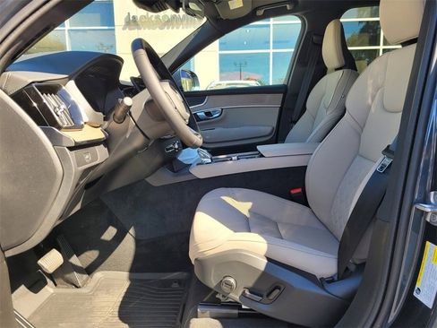 New 2026 Volvo XC90 B6 Core w/ Protection Package Premier image 2