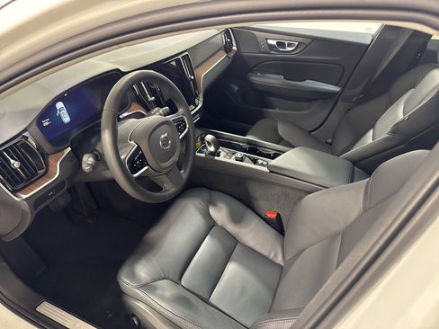 Used 2024 Volvo V60 B5 Cross Country Plus image 18