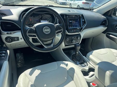 Used 2020 Jeep Cherokee Limited image 22