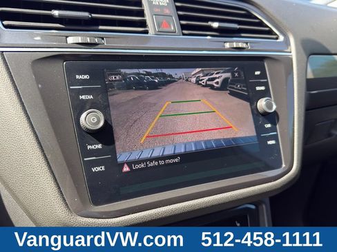 Used 2023 Volkswagen Tiguan SE w/ Panoramic Sunroof Package FWD image 15