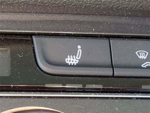 Certified 2020 Volkswagen Tiguan SE image 23