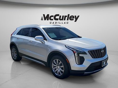 Used 2019 Cadillac XT4 Premium Luxury FWD image 1