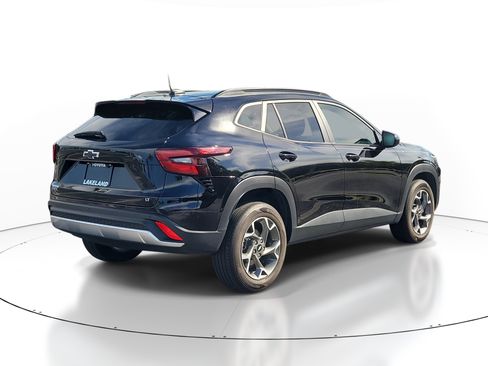 Used 2025 Chevrolet Trax LT w/ Driver Confidence Package FWD image 7