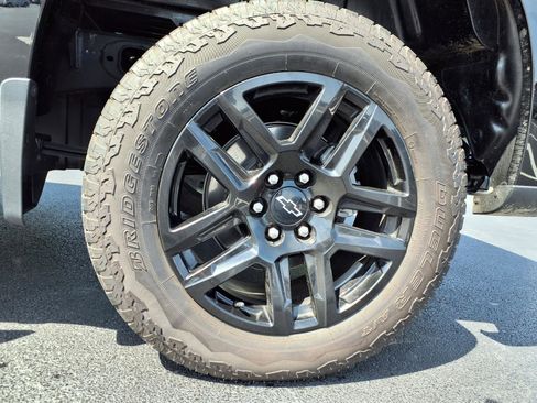 Used 2025 Chevrolet Silverado 1500 Custom w/ LPO, Dark Essentials Package AWD/4WD image 35