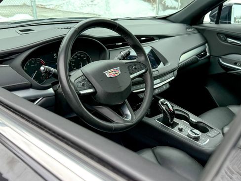 Used 2023 Cadillac XT4 Premium Luxury image 12