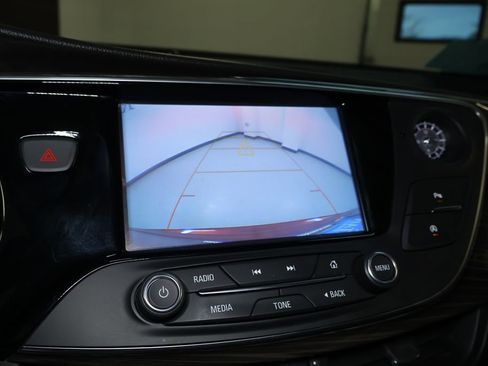 Used 2019 Buick Envision Essence image 32