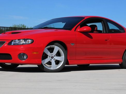 Used 2006 Pontiac GTO RWD image 2