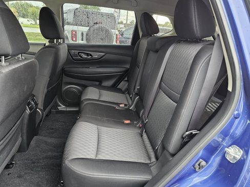 Used 2019 Nissan Rogue SV FWD image 15