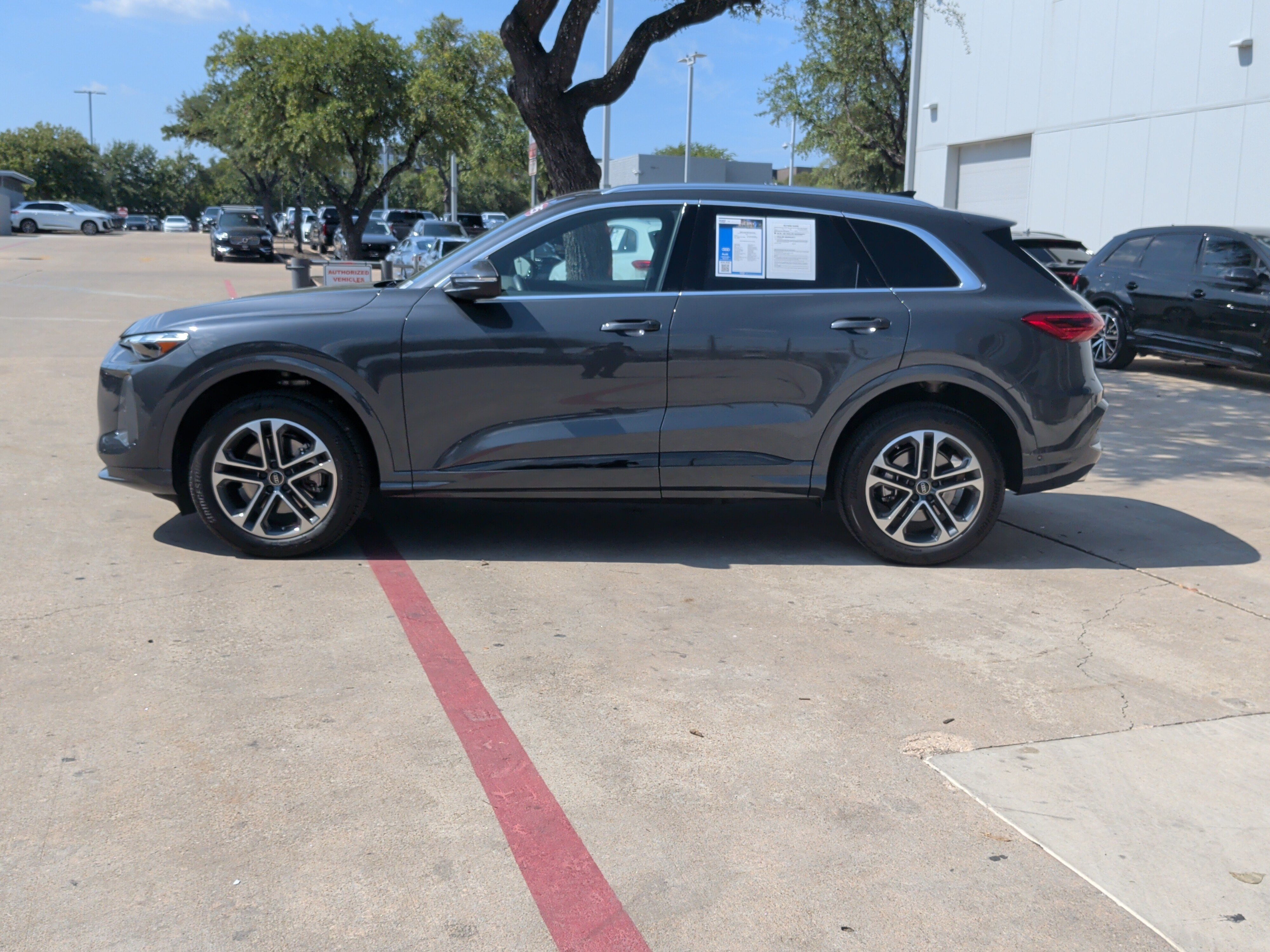 Used 2025 Audi Q5 Premium w/ Convenience Package AWD/4WD image 7