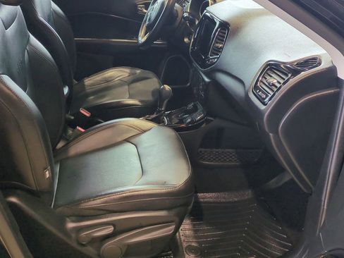 Used 2020 Jeep Compass Limited image 22