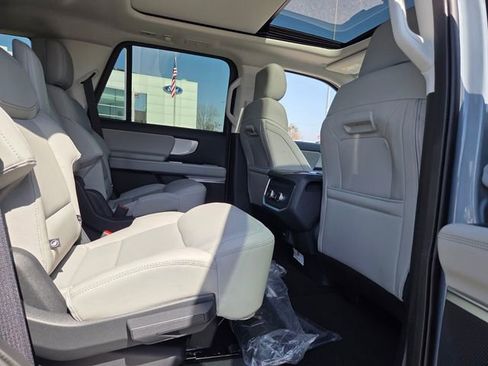 New 2026 Ford Expedition Active image 39