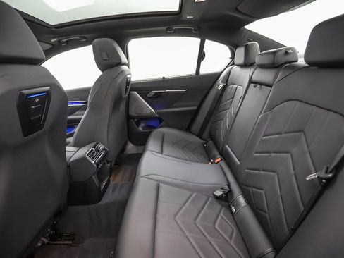 Certified 2025 BMW i5 xDrive40 w/ M Sport Package image 22