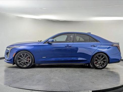 Used 2020 Cadillac CT4 V image 3