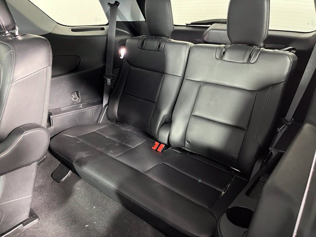 Used 2022 Ford Explorer XLT w/ Equipment Group 202A AWD/4WD image 35