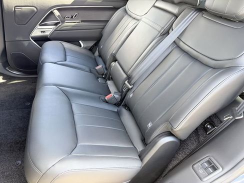 New 2026 Land Rover Range Rover Long Wheelbase SE AWD/4WD image 17