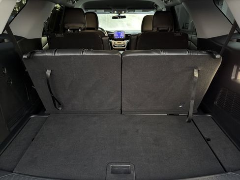 Used 2022 Ford Explorer XLT image 20