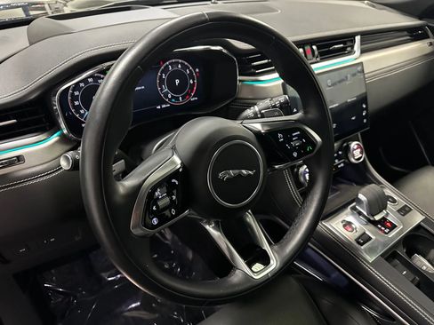 Used 2025 Jaguar F-PACE R-Dynamic S image 9