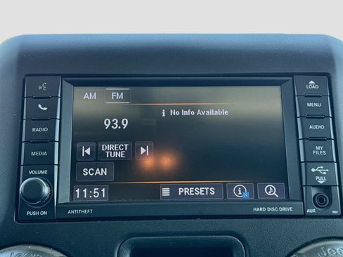 Used 2018 Jeep Wrangler Unlimited Sport w/ Connectivity Group AWD/4WD image 14