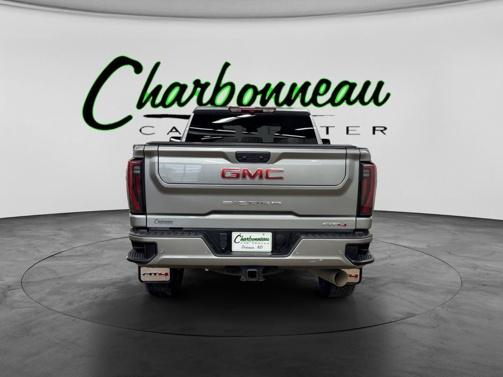 Used 2024 GMC Sierra 2500 AT4 AWD/4WD image 4