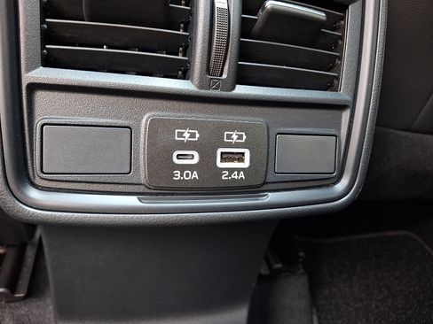 Used 2025 Subaru Forester Premium AWD/4WD image 12