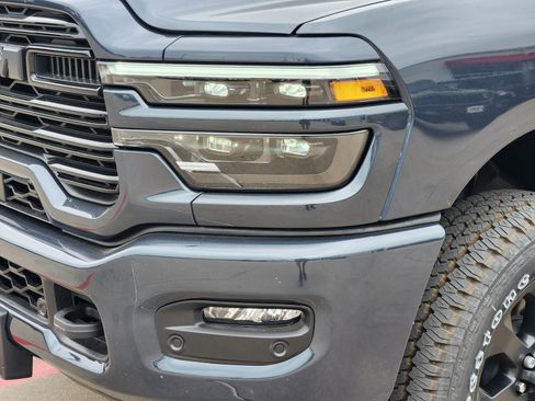 New 2026 RAM 2500 Laramie AWD/4WD image 10