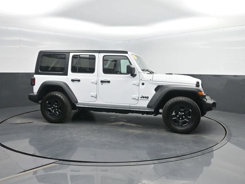 Used 2025 Jeep Wrangler Sport image 3