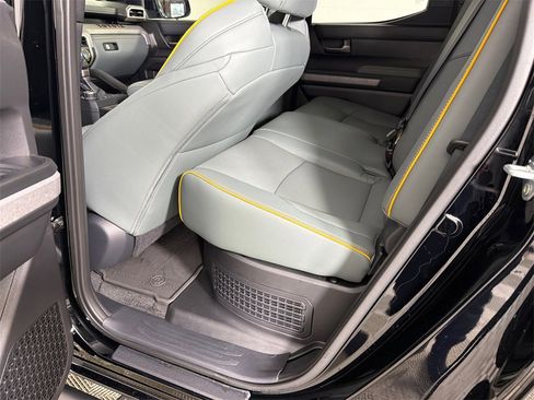 Used 2025 Toyota Tacoma Trailhunter image 20