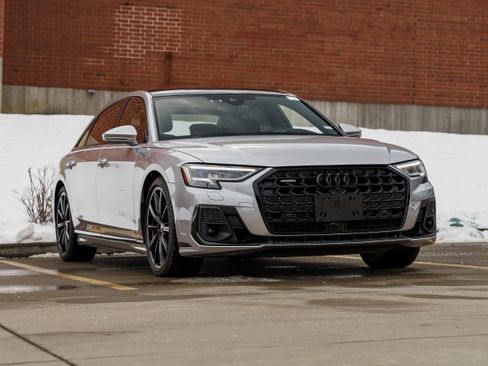 Used 2022 Audi A8 L 3.0T image 1