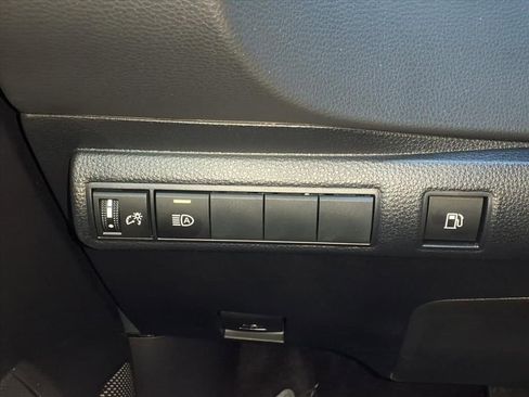 Used 2025 Toyota Corolla LE image 30