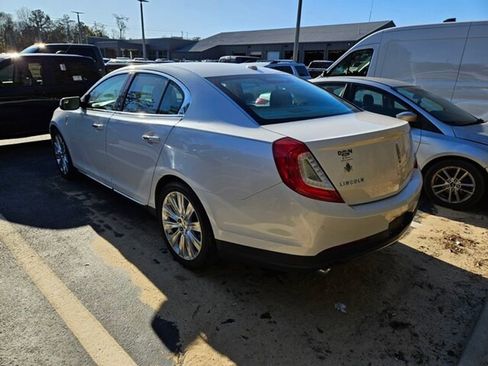 Used 2014 Lincoln MKS AWD image 7
