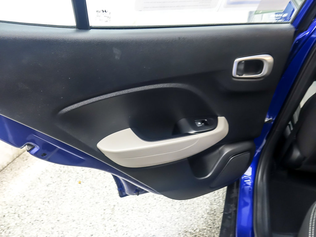 Used 2022 Hyundai Venue SEL w/ Cargo Package FWD image 21