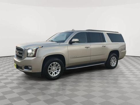 Used 2017 GMC Yukon XL SLT AWD/4WD image 4