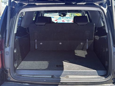 Used 2018 Chevrolet Suburban LT AWD/4WD image 10
