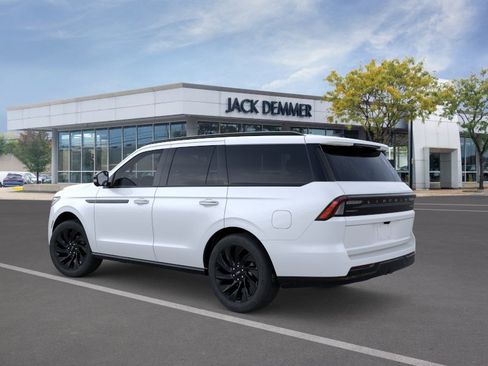 New 2026 Lincoln Navigator Reserve AWD/4WD image 4