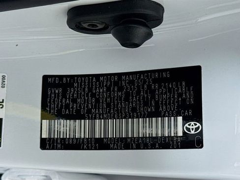 Certified 2025 Toyota Corolla LE image 32