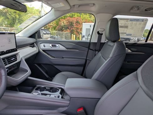 New 2026 Ford Explorer Active AWD/4WD image 24