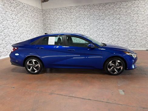 Certified 2023 Hyundai Elantra SEL w/ Convenience Package FWD image 8