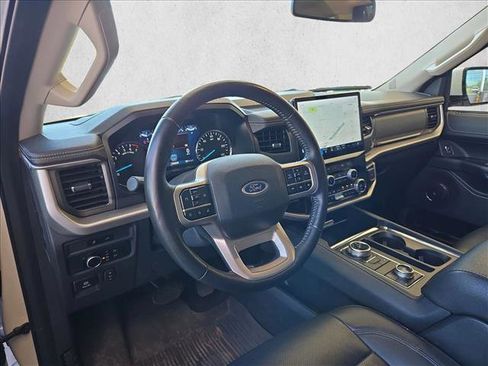 Used 2024 Ford Expedition XLT image 10