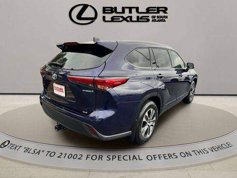 Used 2022 Toyota Highlander XLE image 5