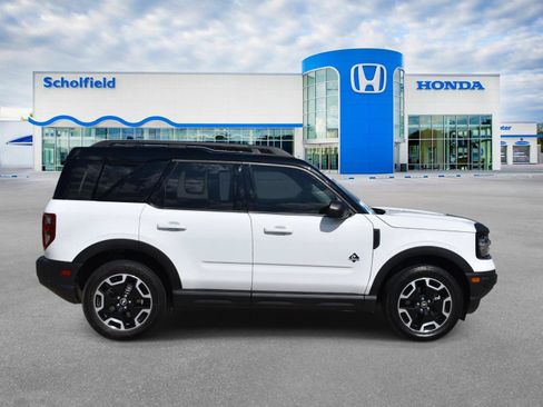 Used 2024 Ford Bronco Sport Outer Banks AWD/4WD image 2