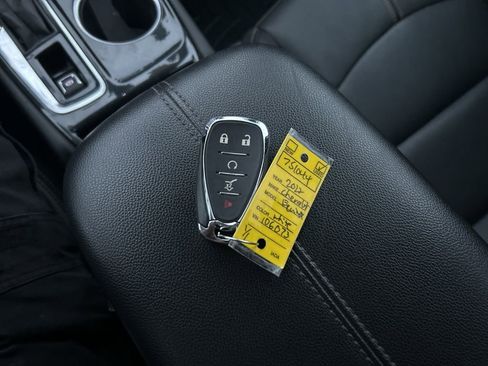 Used 2022 Chevrolet Equinox Premier image 32